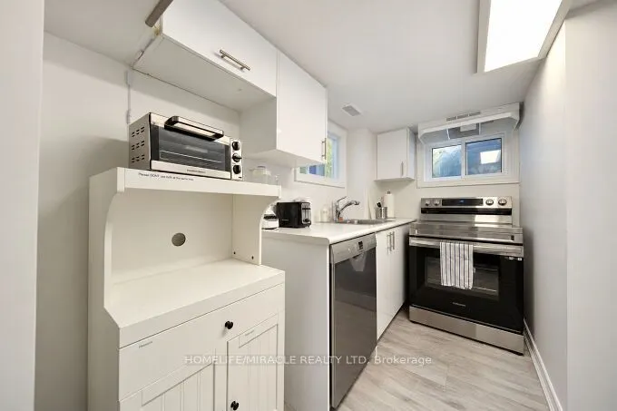 55 Park Road N