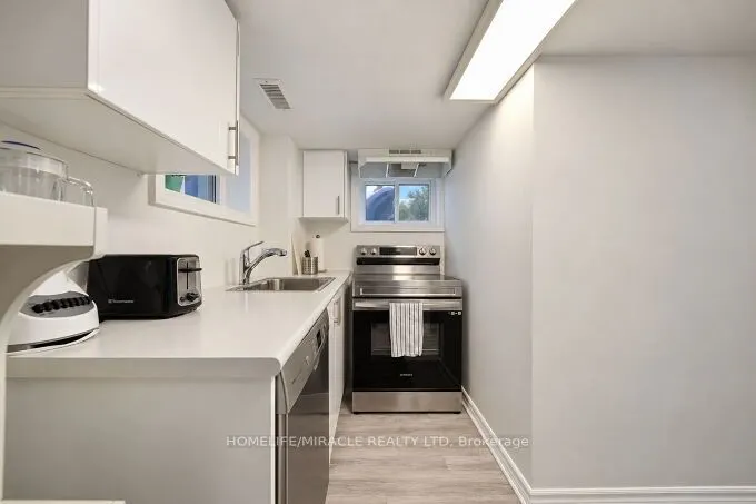 55 Park Road N