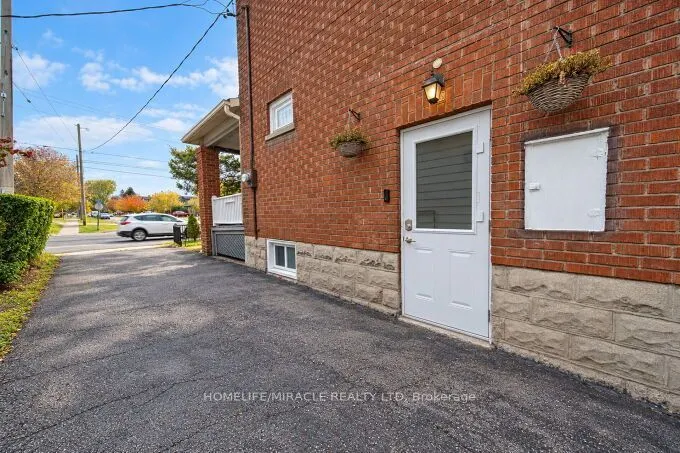 55 Park Road N