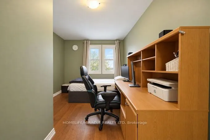 55 Park Road N