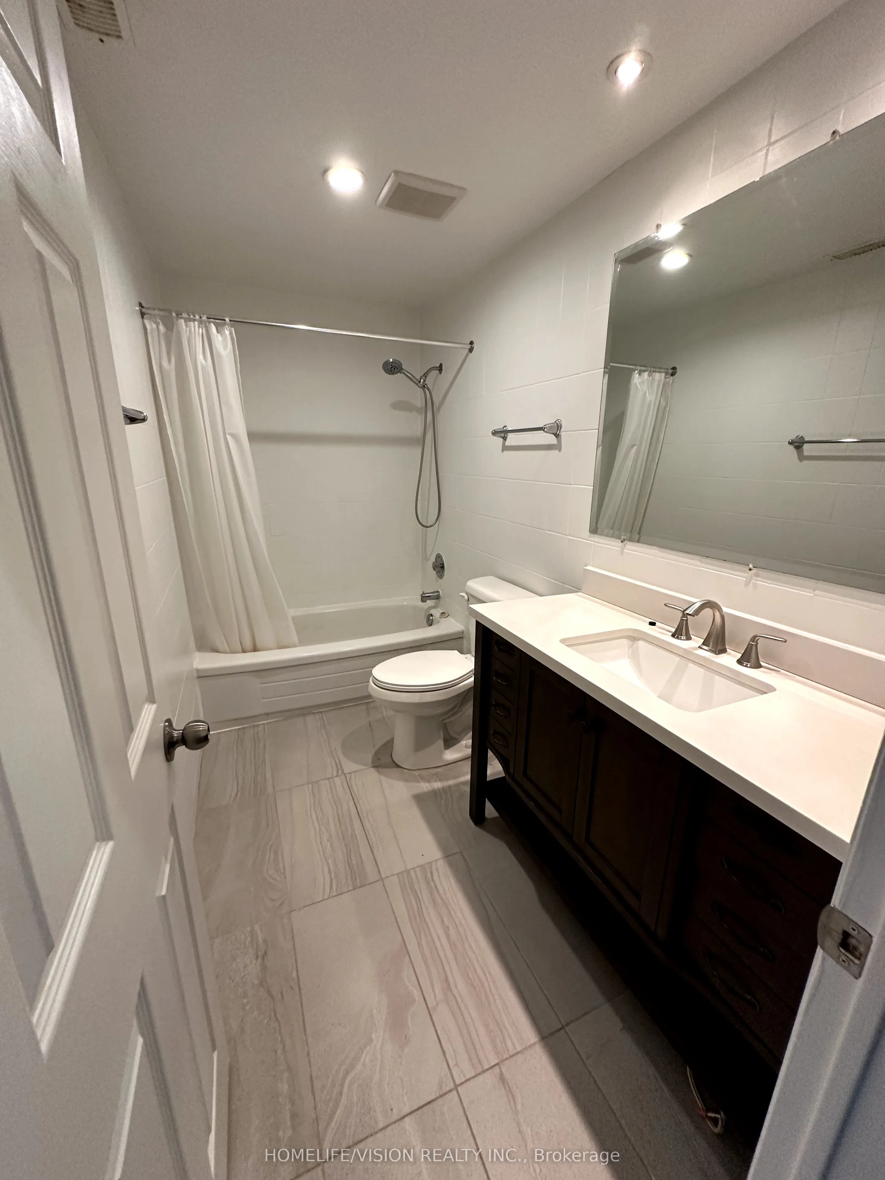 2024 Queen Street E #Apt 2