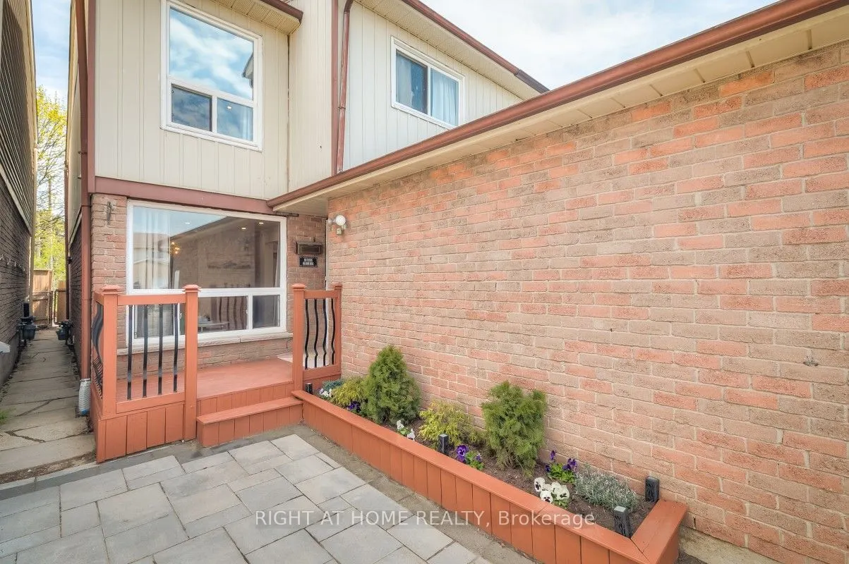 37 McKnight Drive