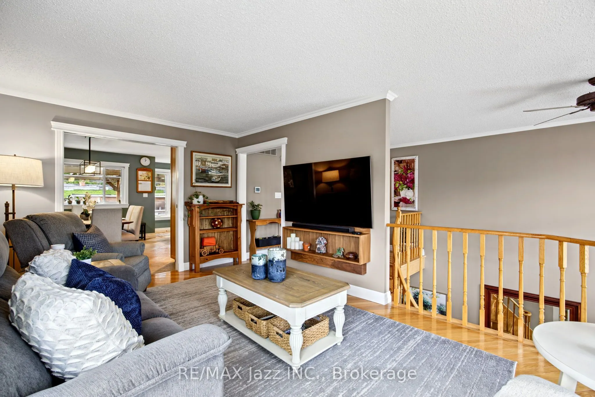 789 Lochness Crescent