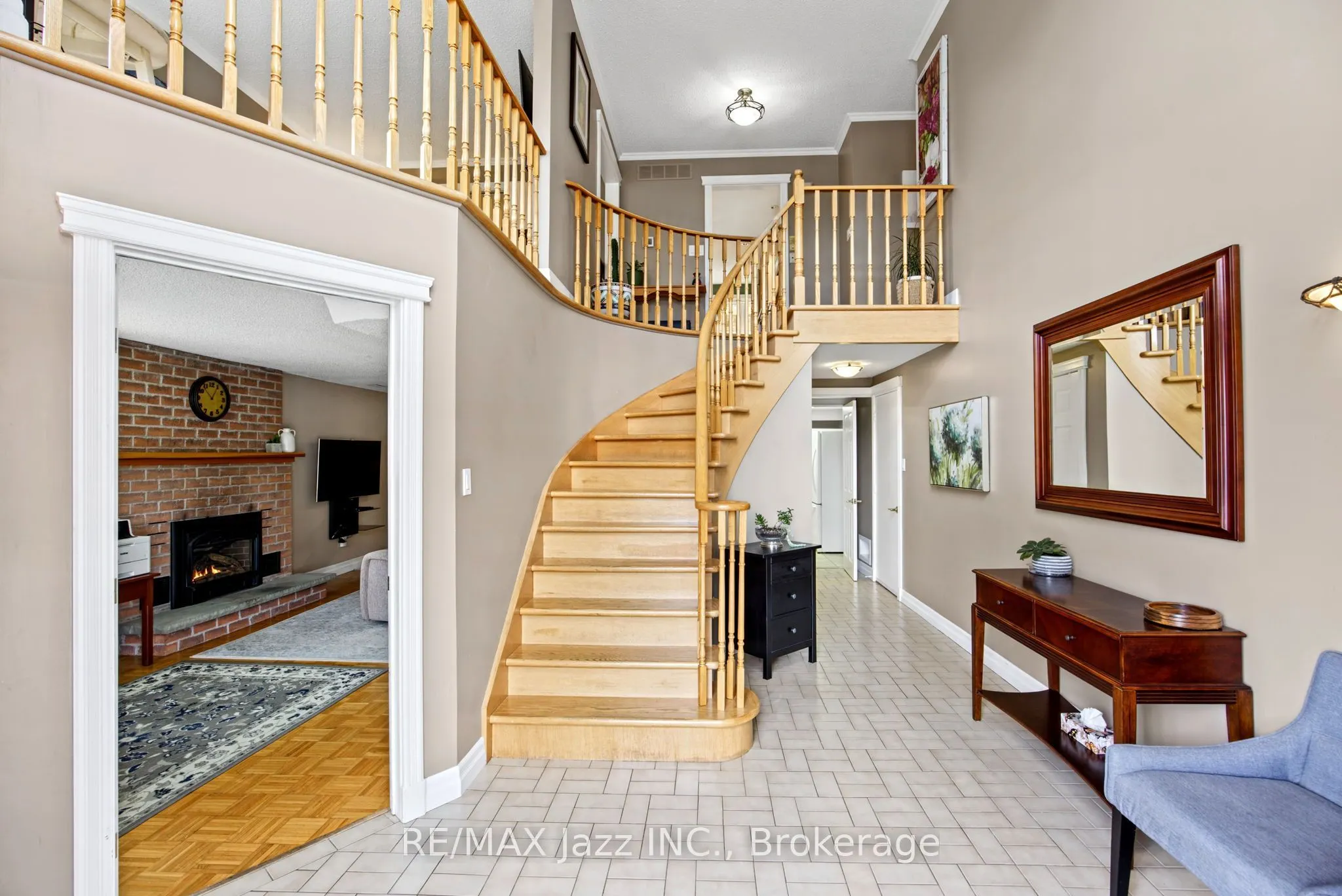 789 Lochness Crescent