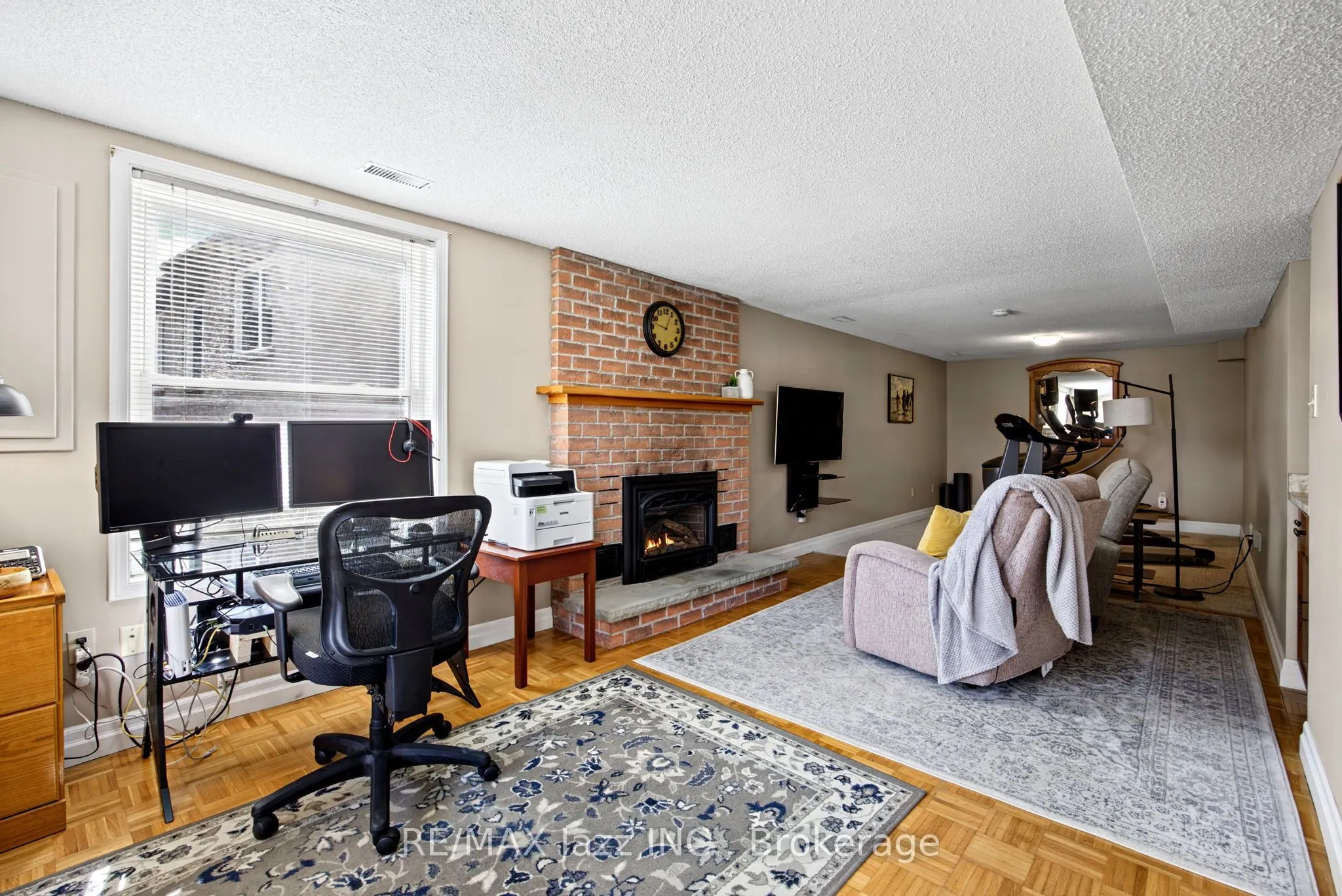 789 Lochness Crescent