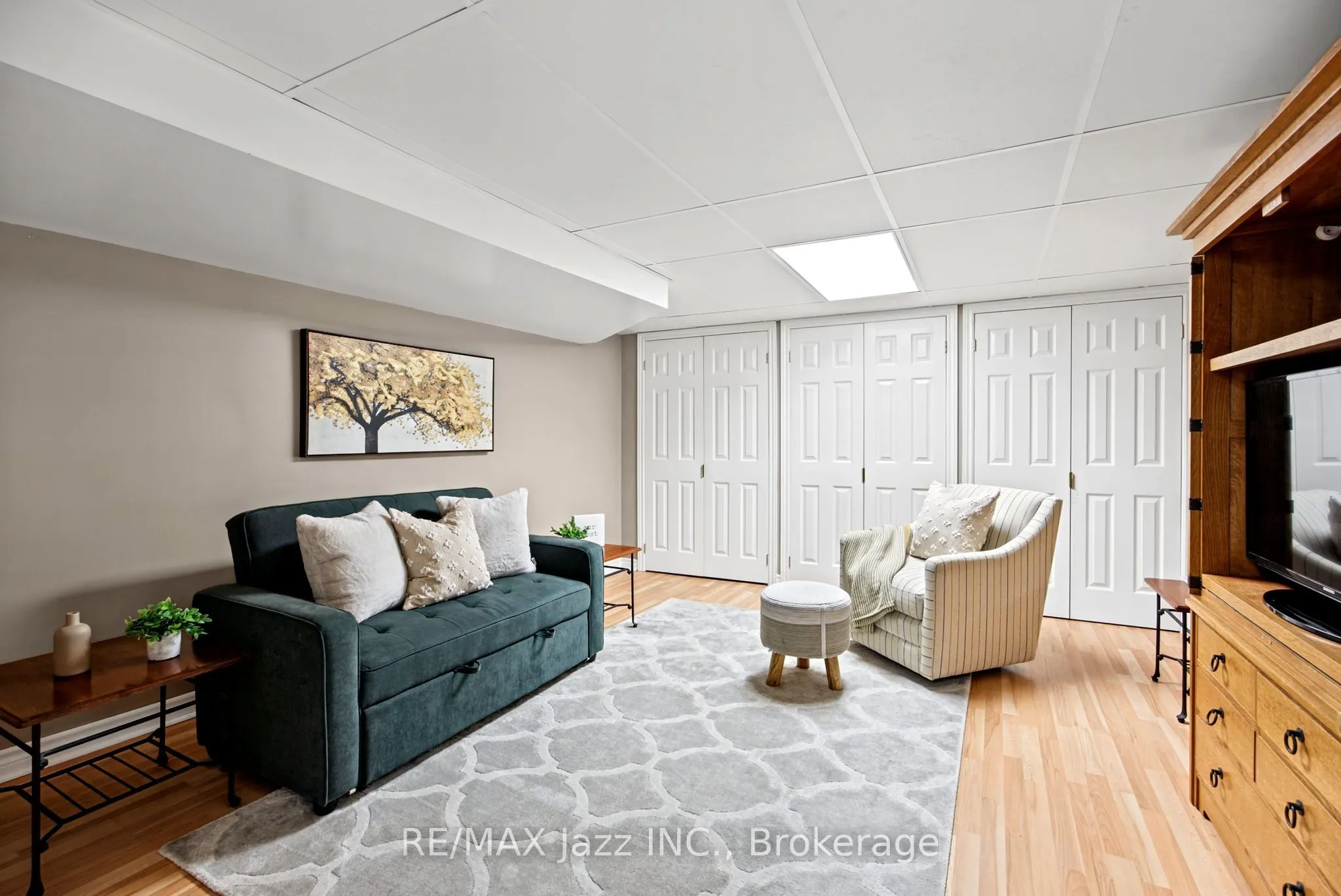 789 Lochness Crescent