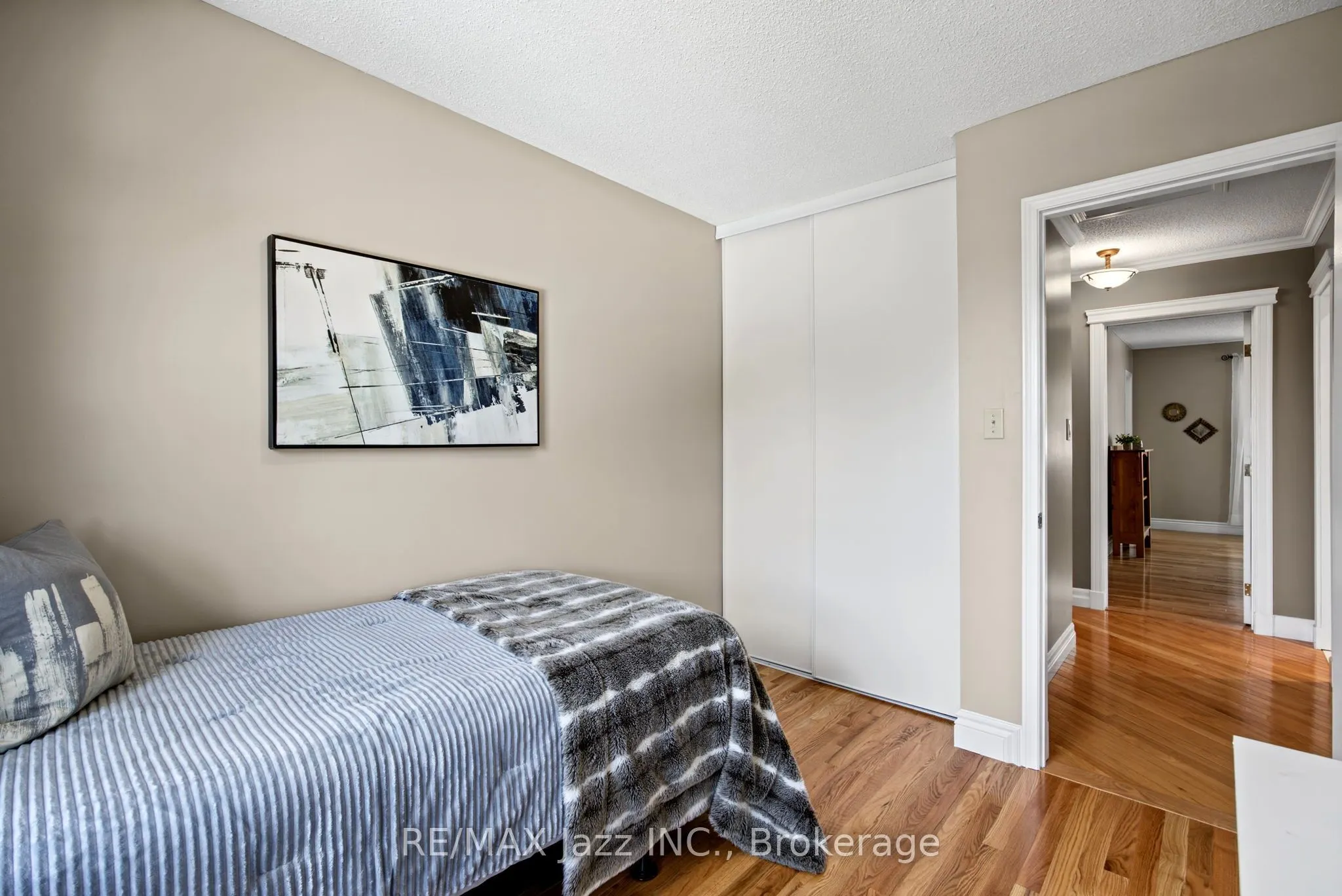 789 Lochness Crescent