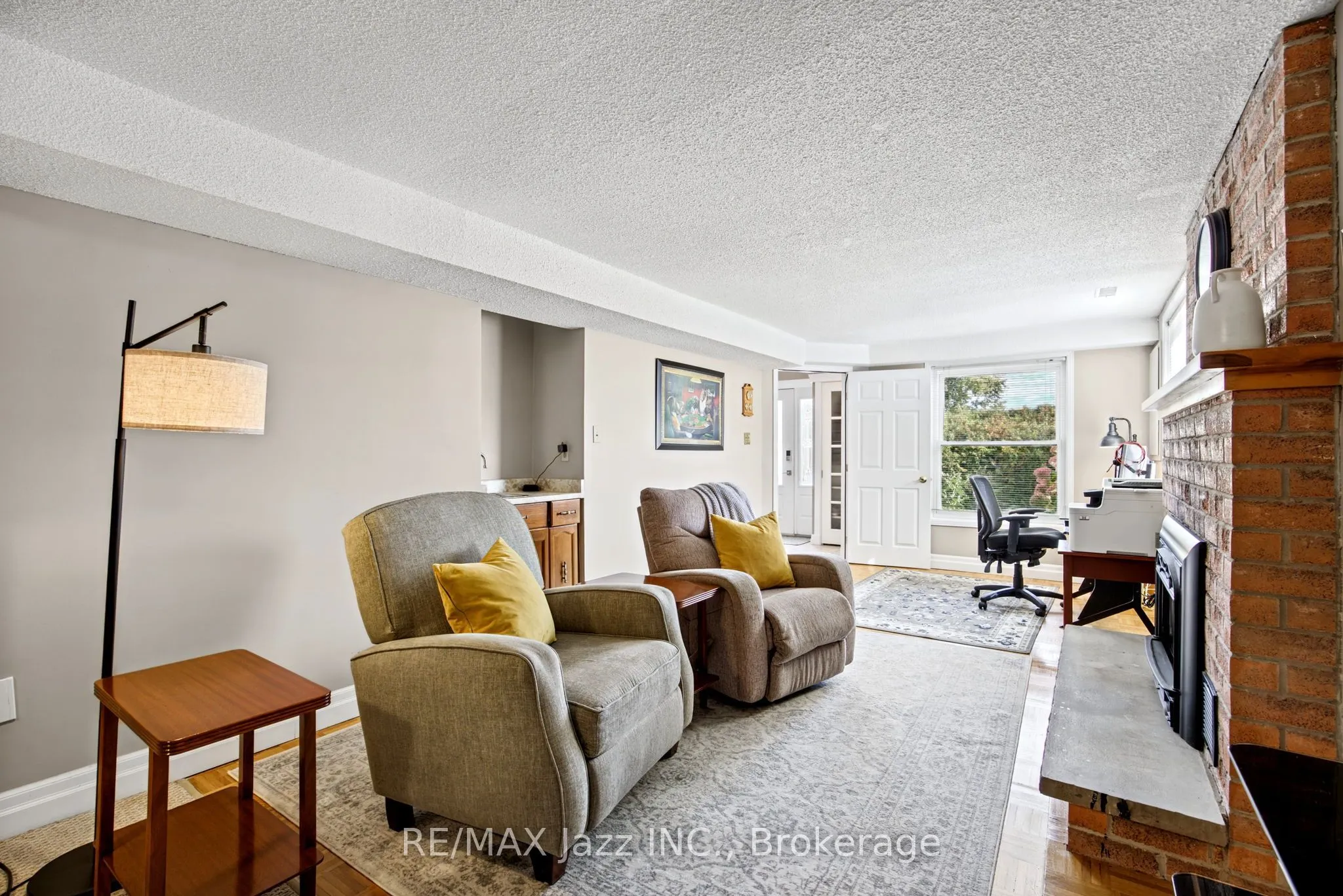 789 Lochness Crescent