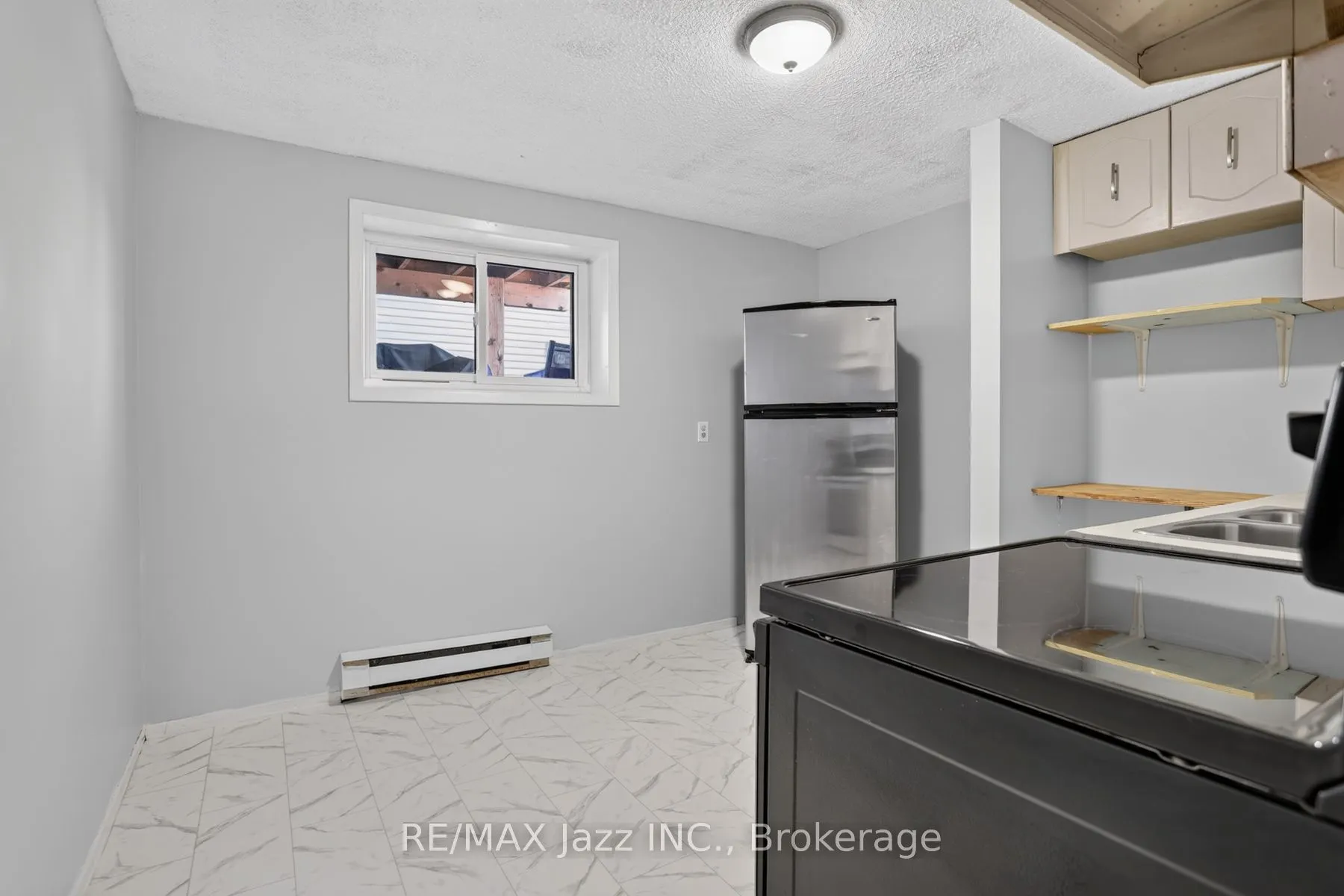 691 Attersley Drive