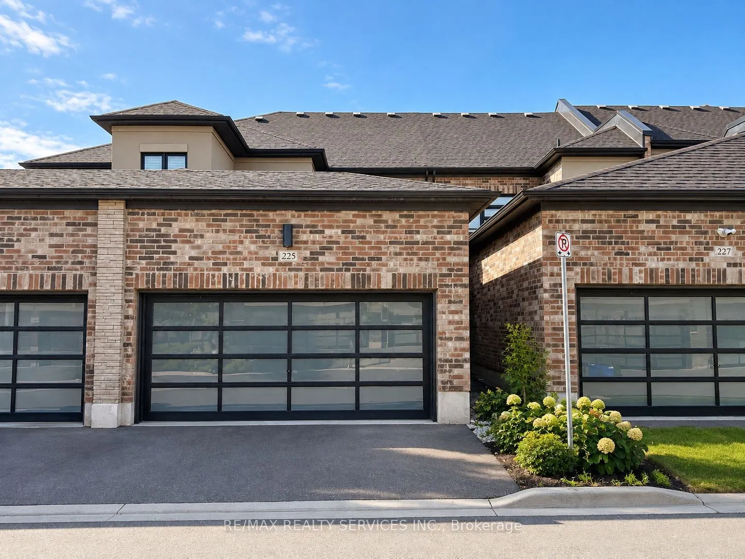 225 Coronation Road