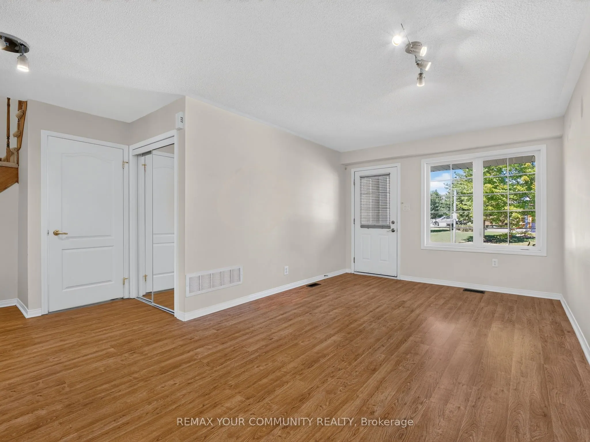 265 Sprucewood Crescent