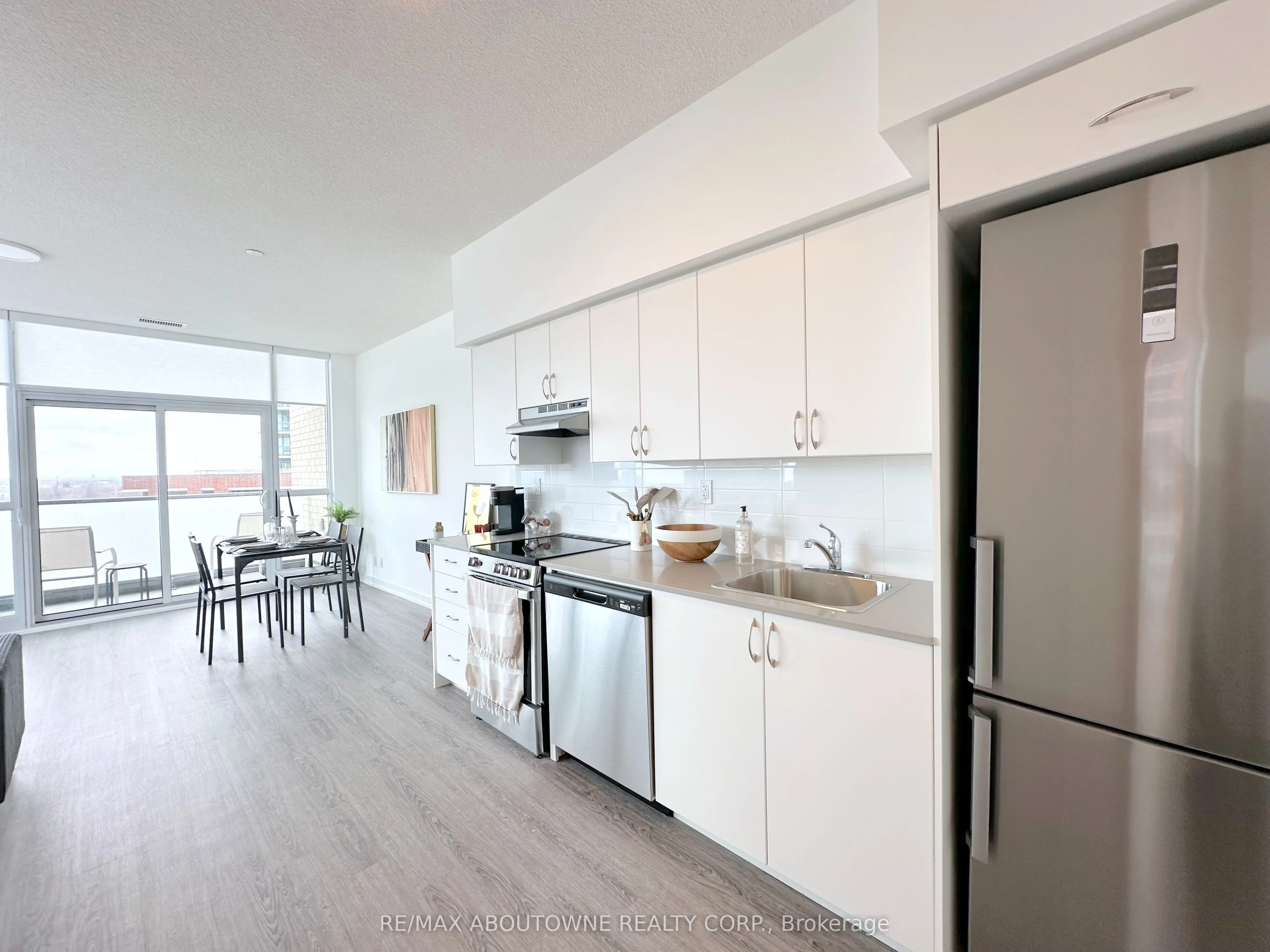 2 River Plate Street #1408