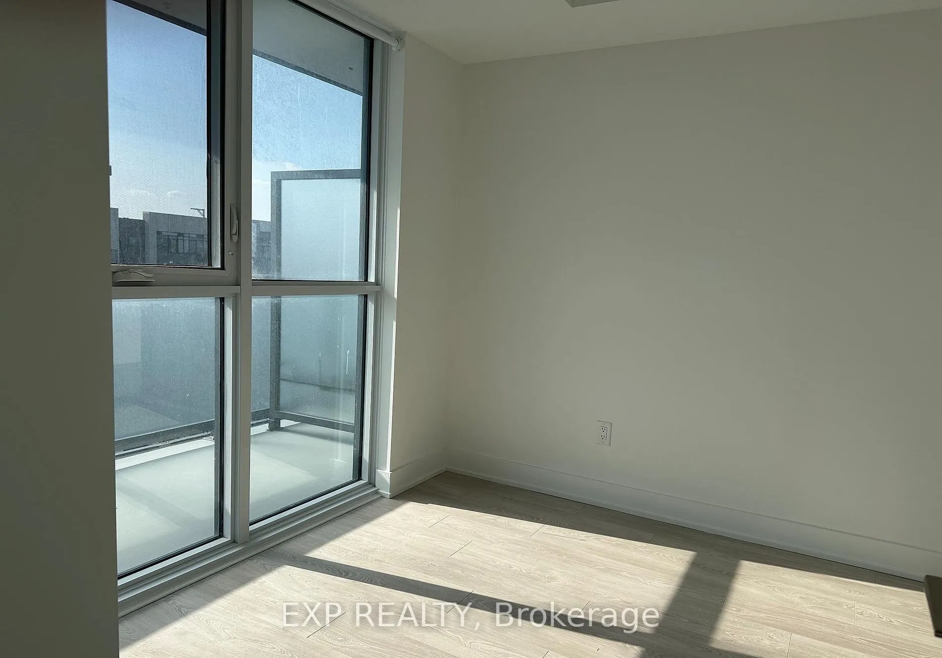 2545 Simcoe Street N #1937