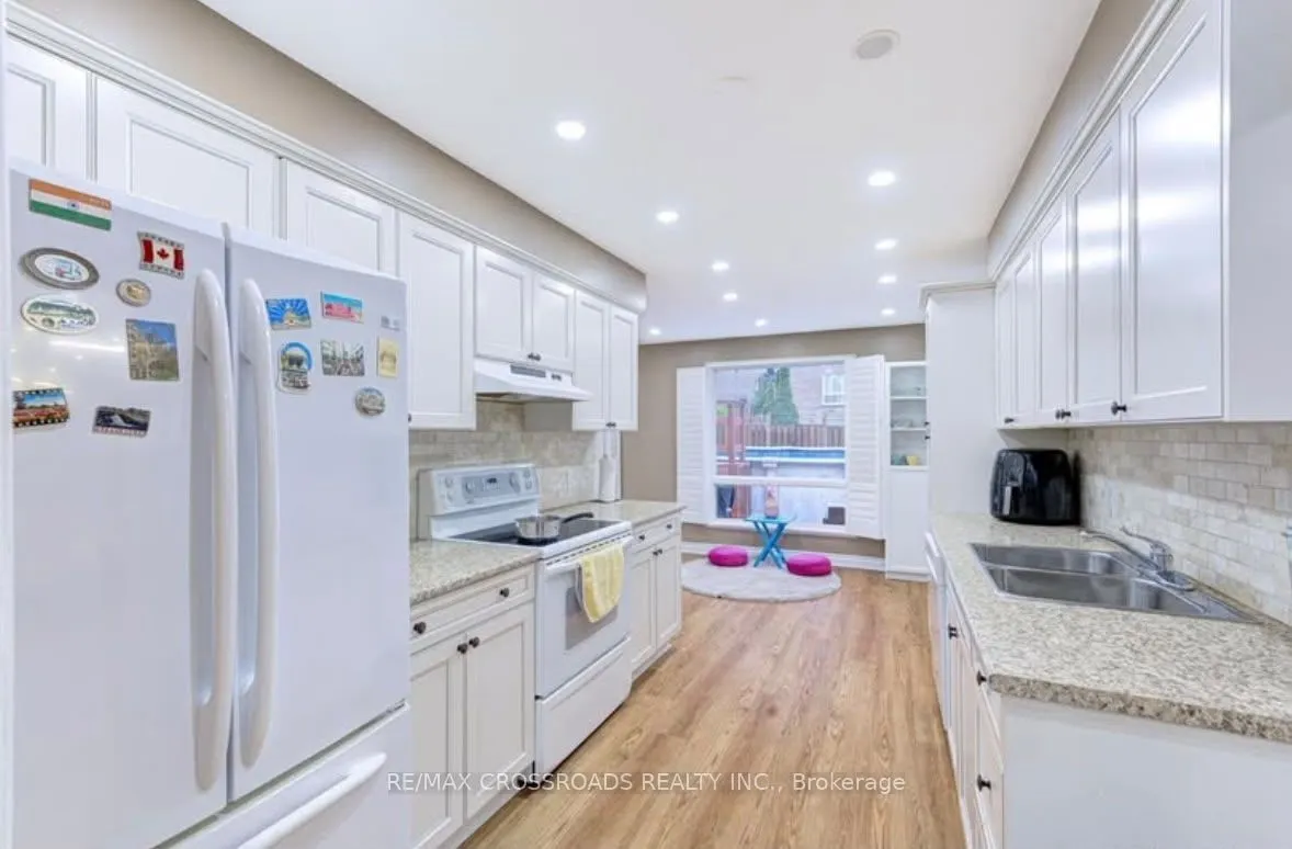 11 Murkar Crescent
