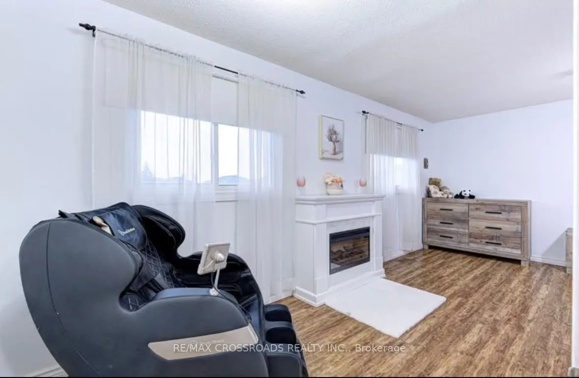 11 Murkar Crescent