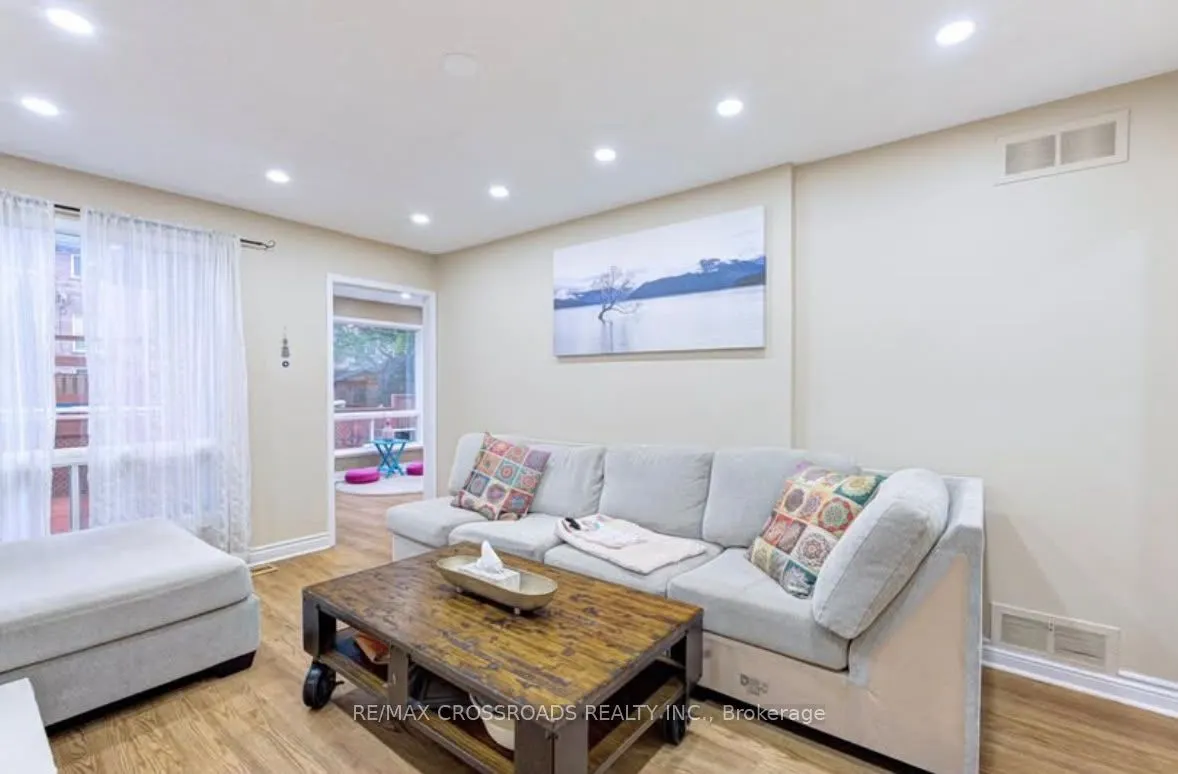 11 Murkar Crescent