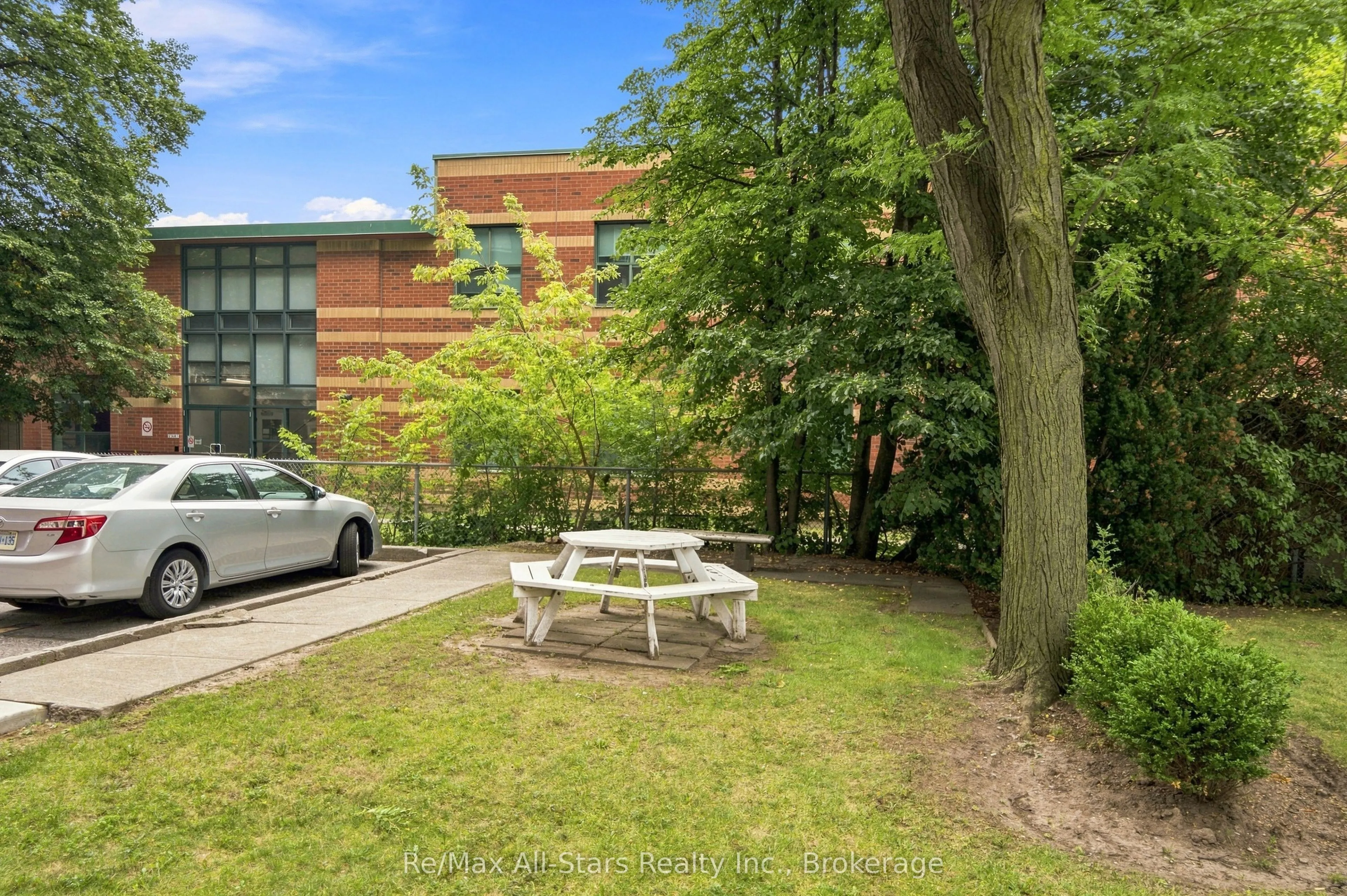 855 Kennedy Road #806
