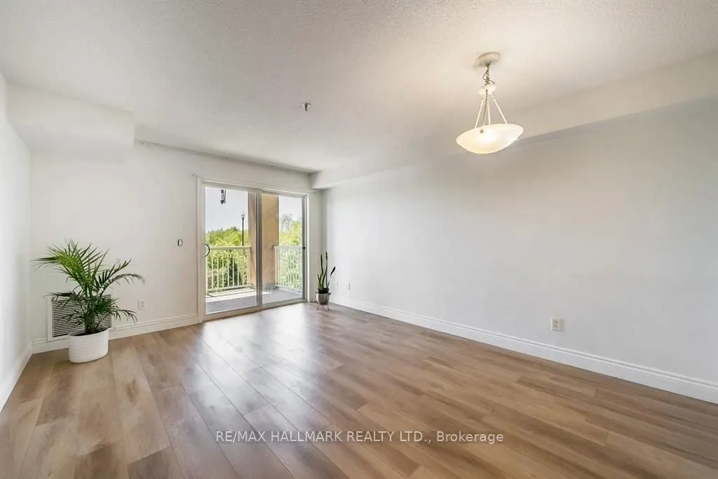 684 Warden Avenue #305