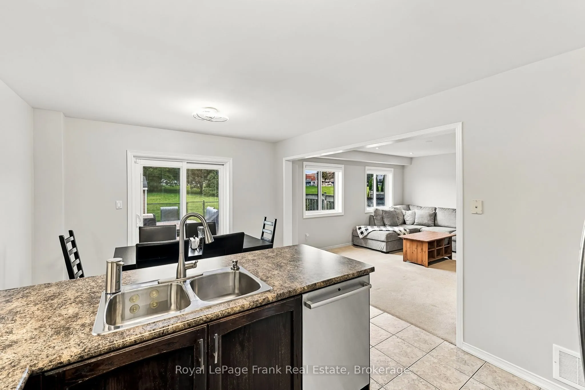 10 Oceanpearl Crescent