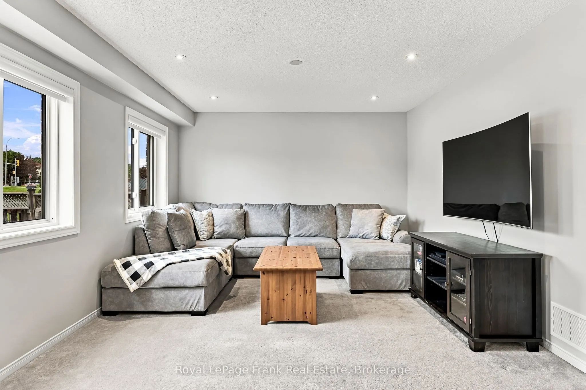 10 Oceanpearl Crescent