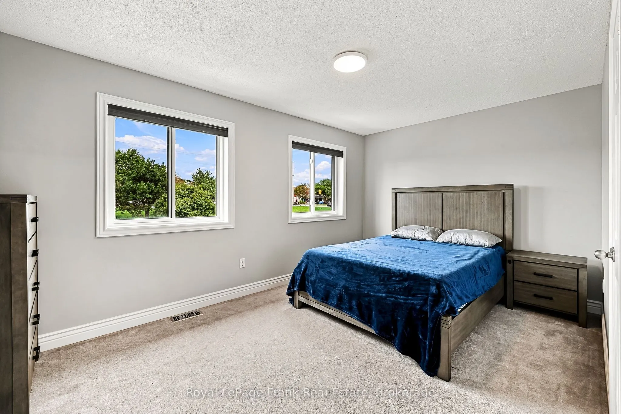 10 Oceanpearl Crescent