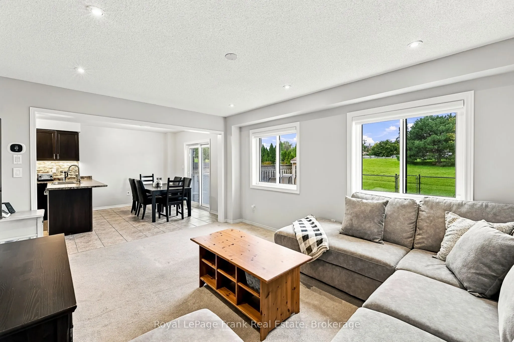 10 Oceanpearl Crescent
