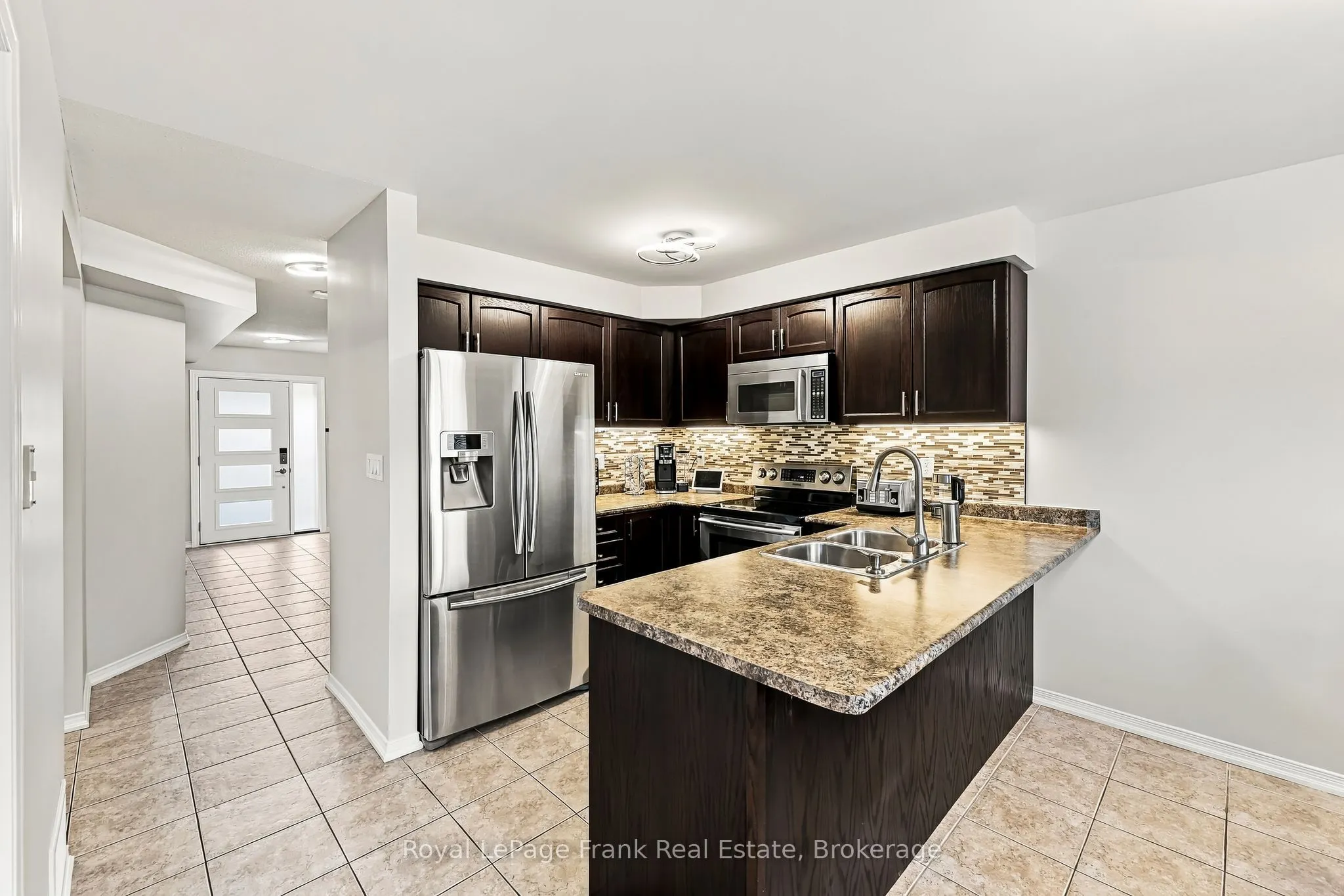 10 Oceanpearl Crescent