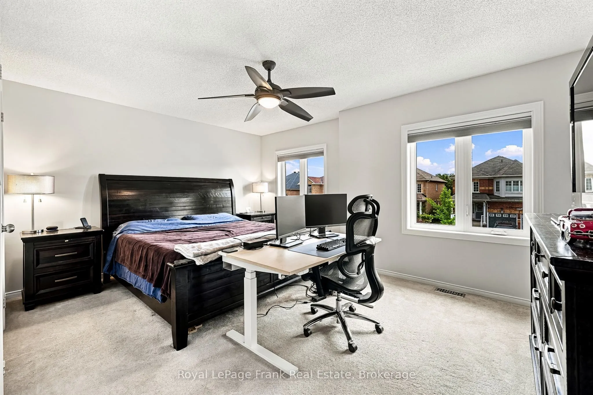 10 Oceanpearl Crescent