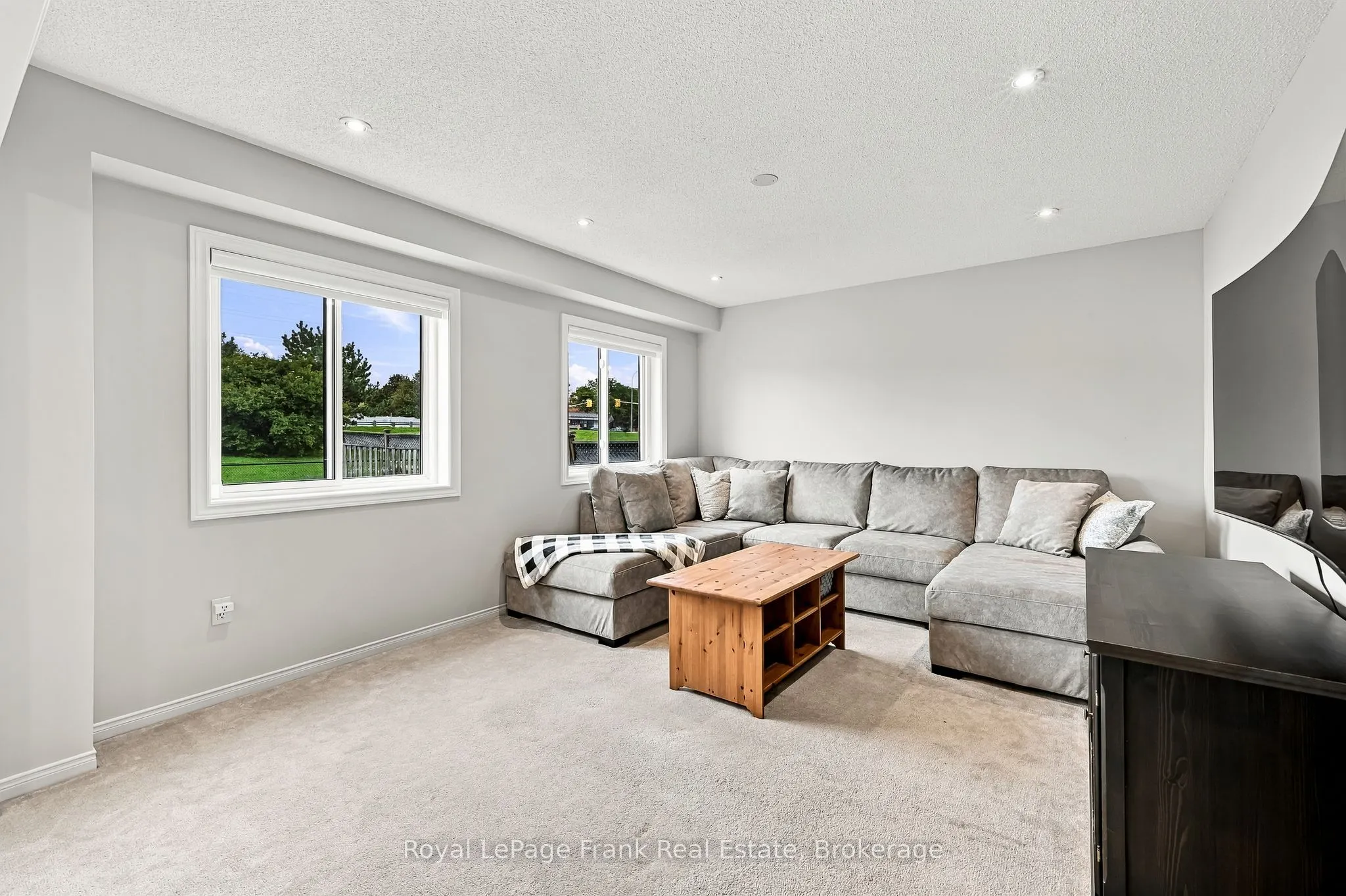 10 Oceanpearl Crescent