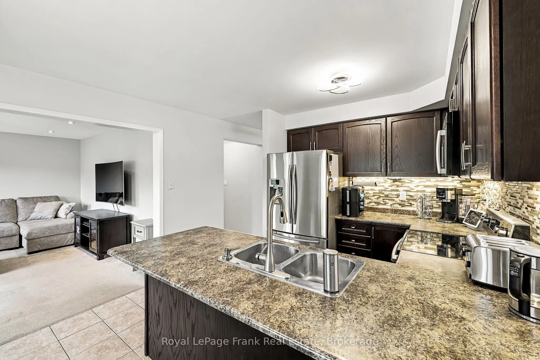 10 Oceanpearl Crescent