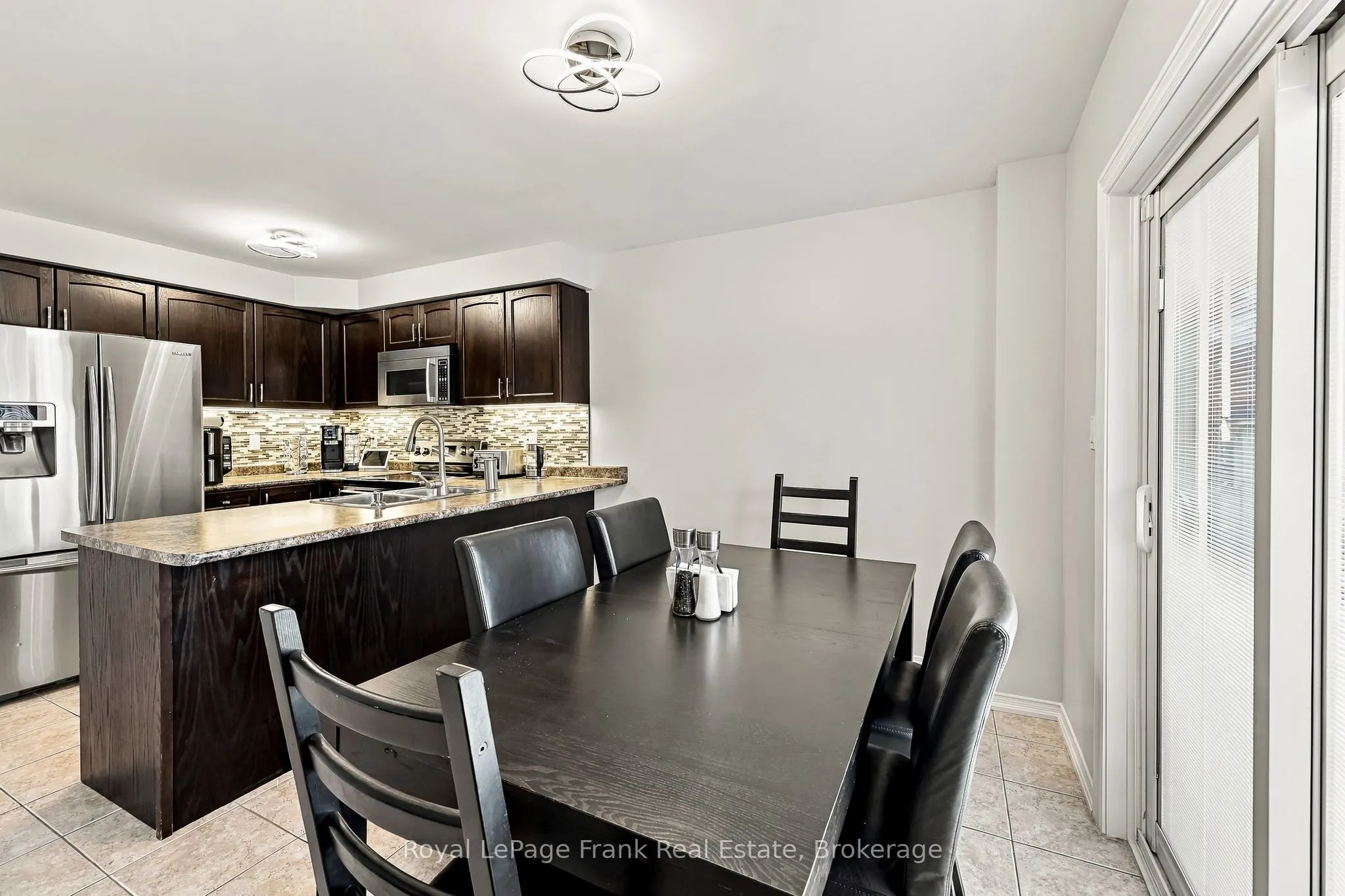 10 Oceanpearl Crescent