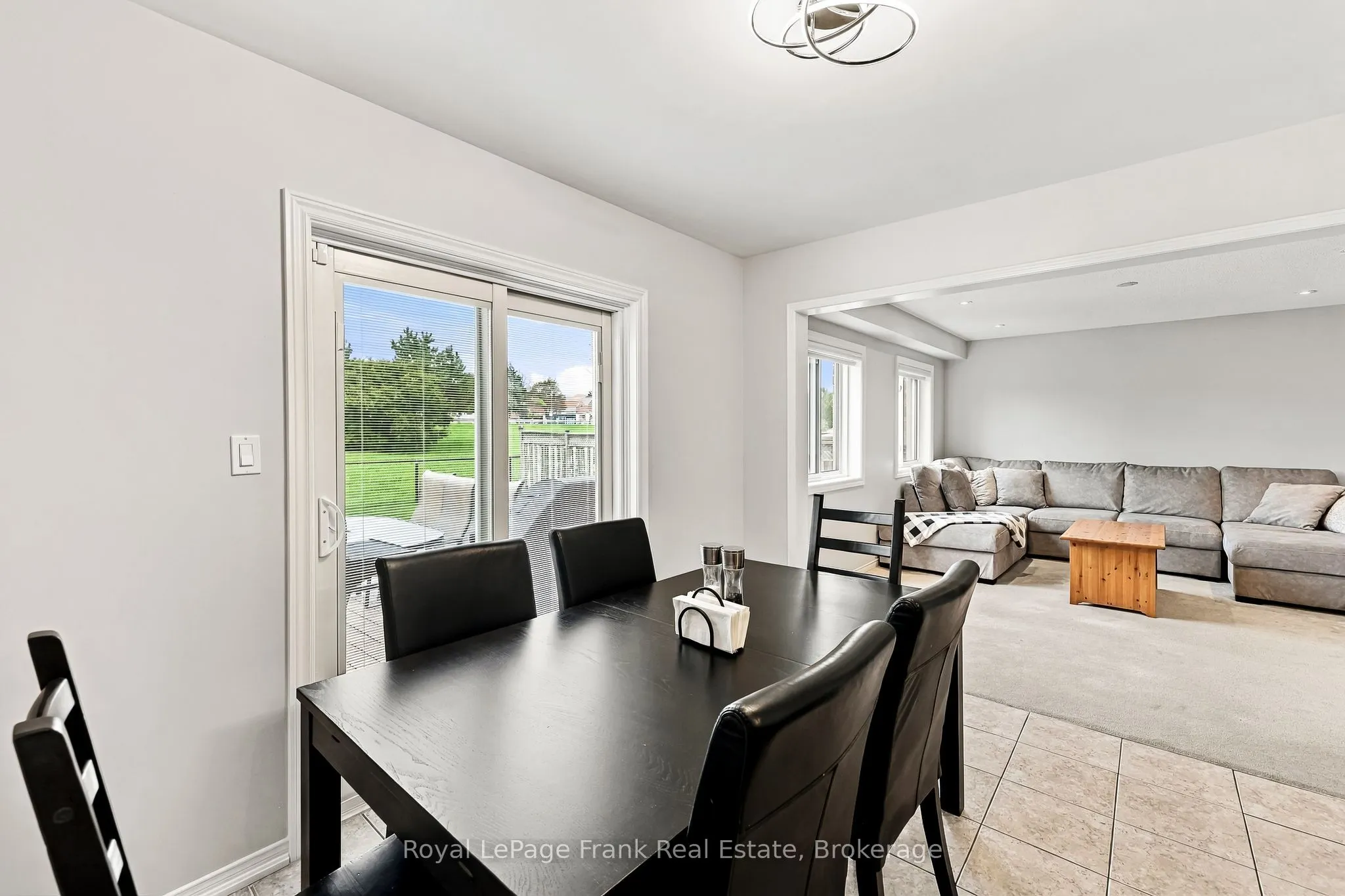 10 Oceanpearl Crescent