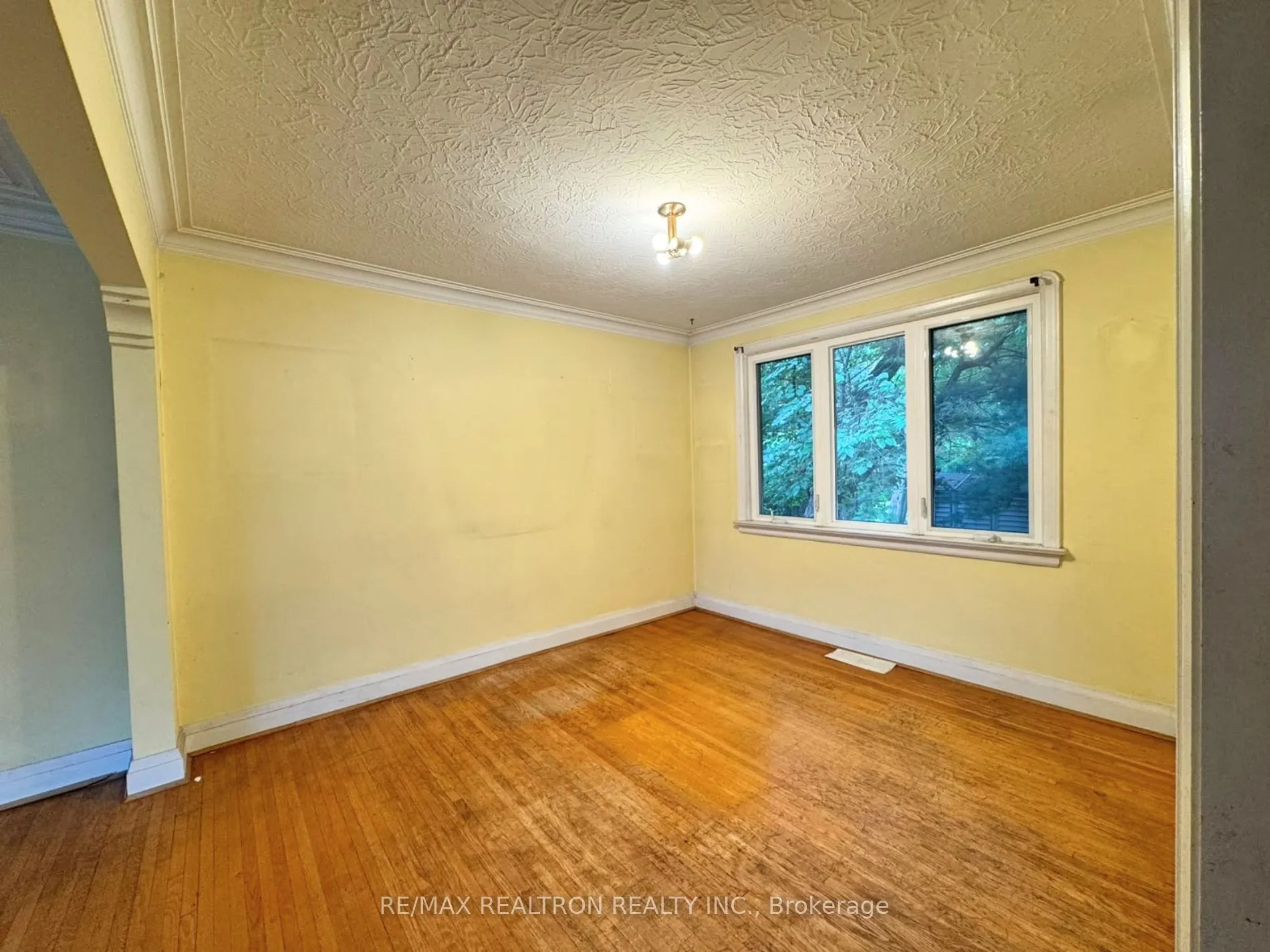 20 West Hill Drive #Main floor