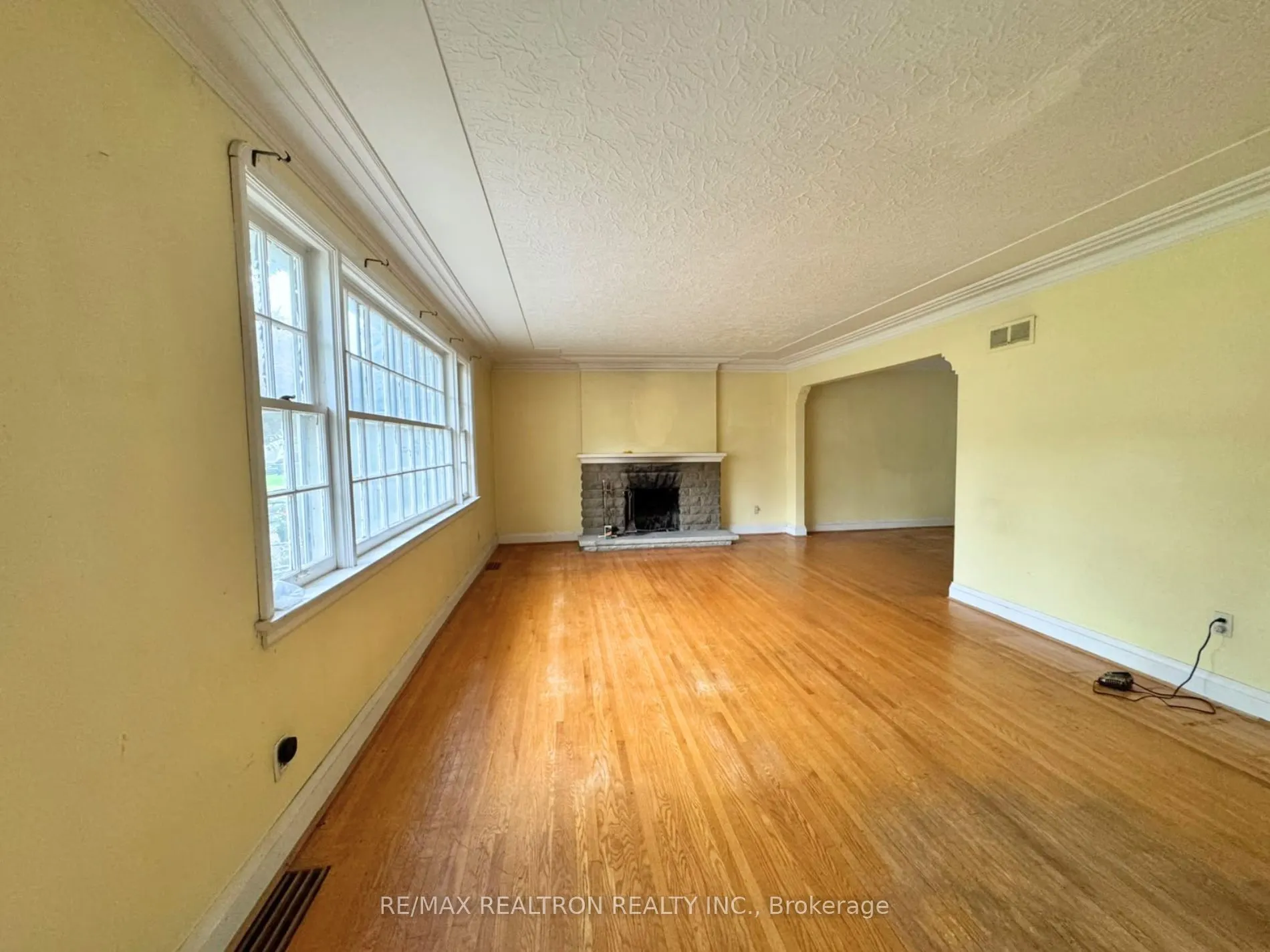 20 West Hill Drive #Main floor
