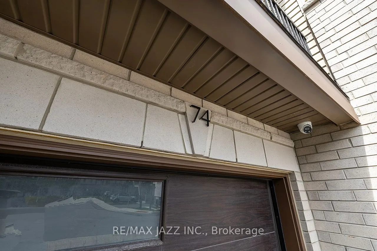 74 Ambereen Place