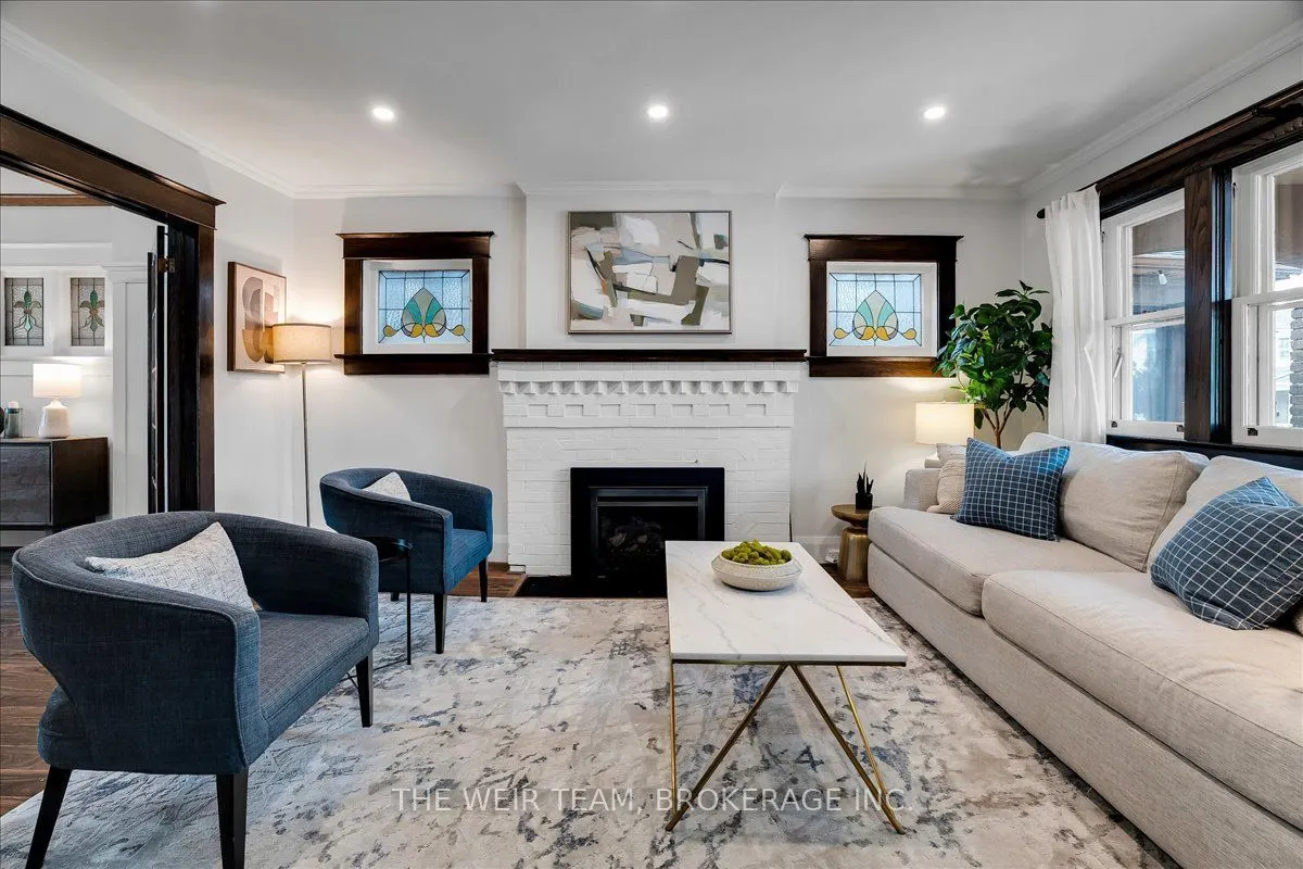 25 Oak Park Avenue