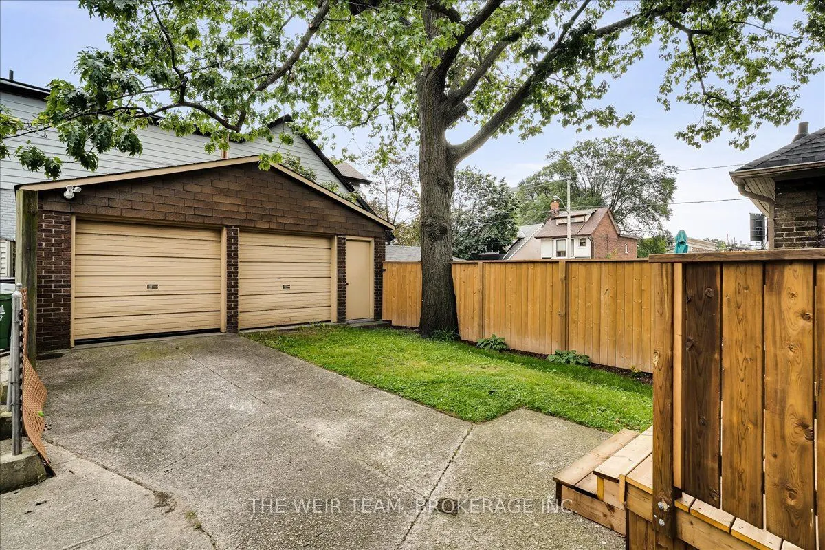25 Oak Park Avenue
