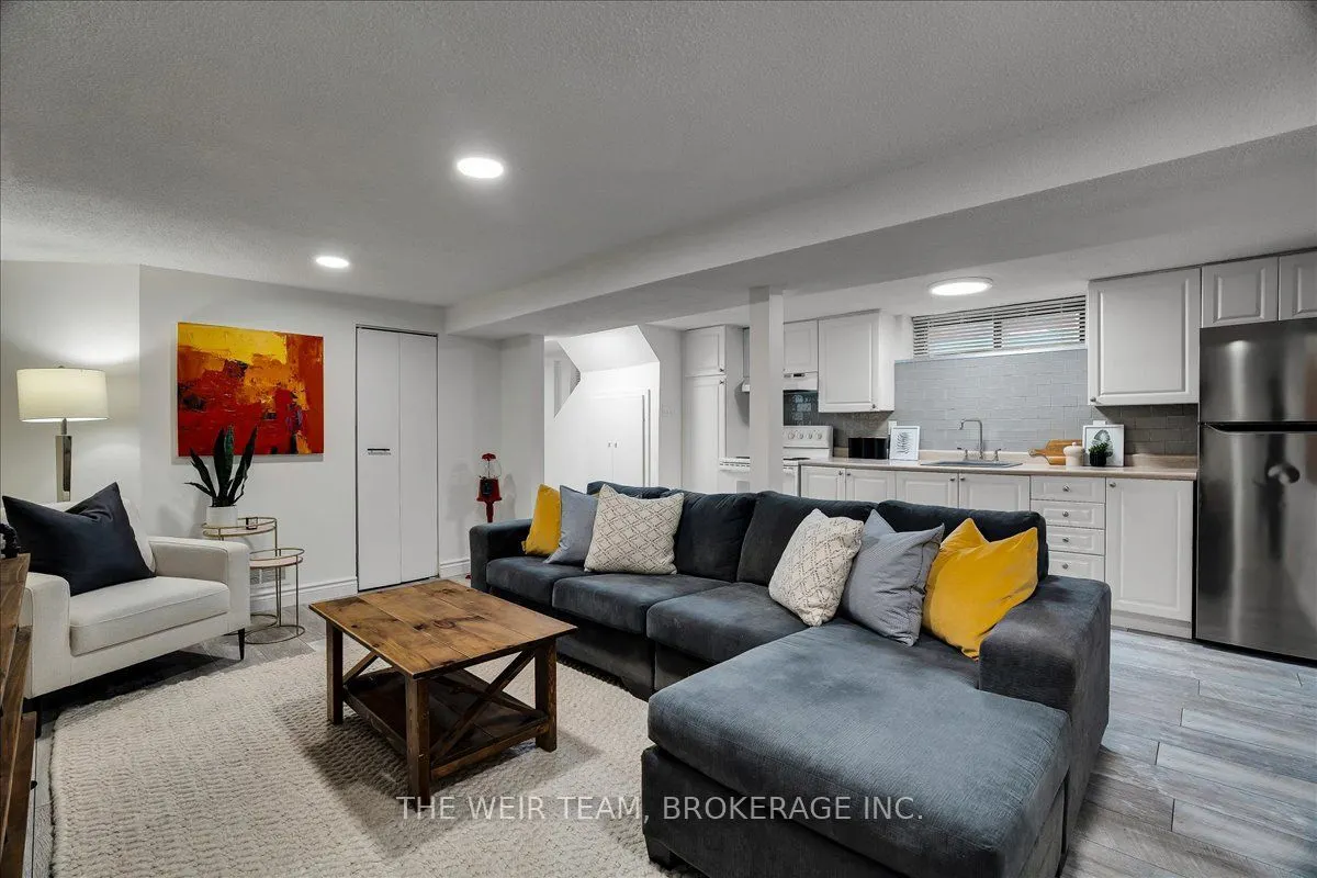 25 Oak Park Avenue