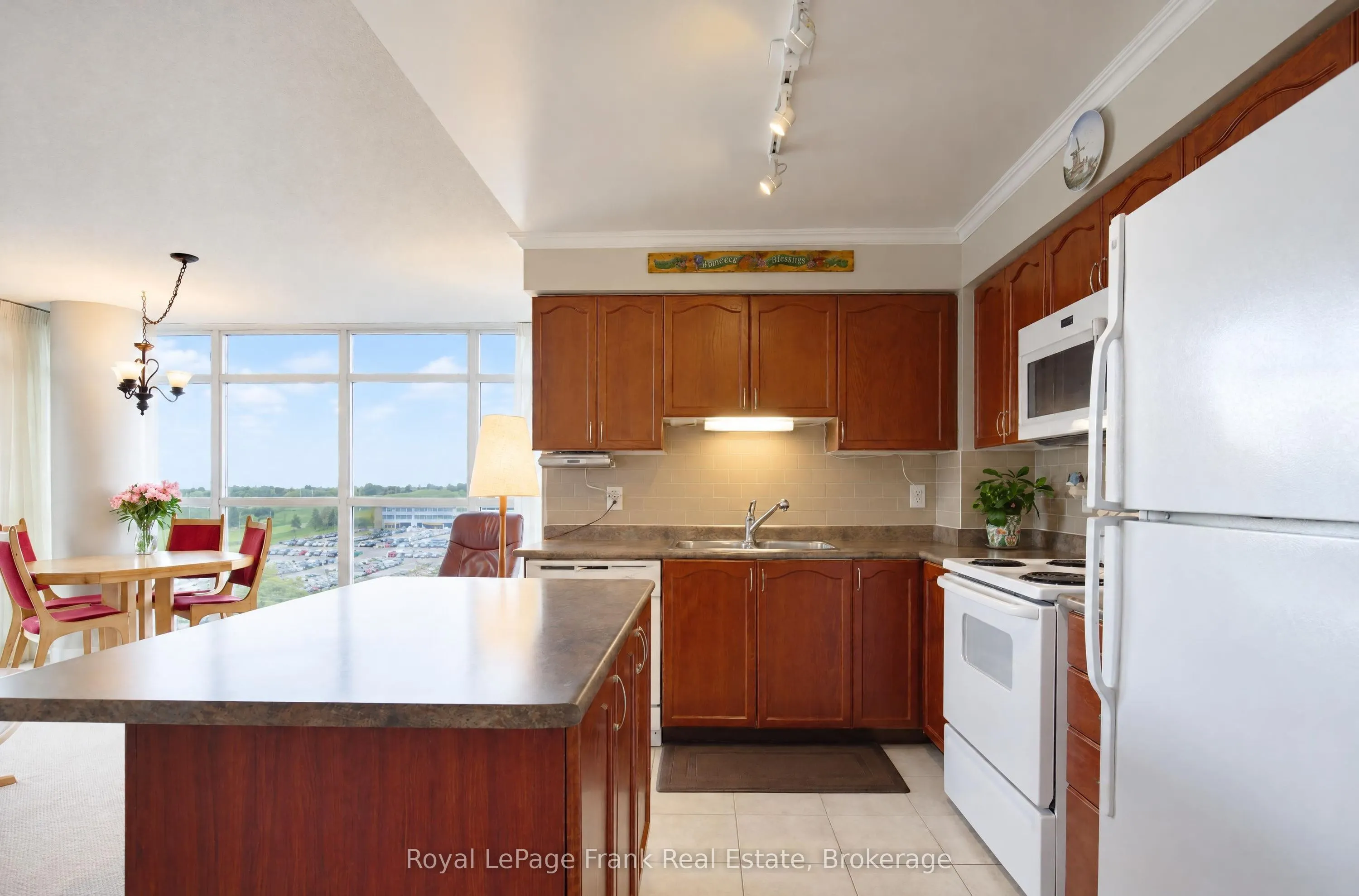 1600 Charles Street #904
