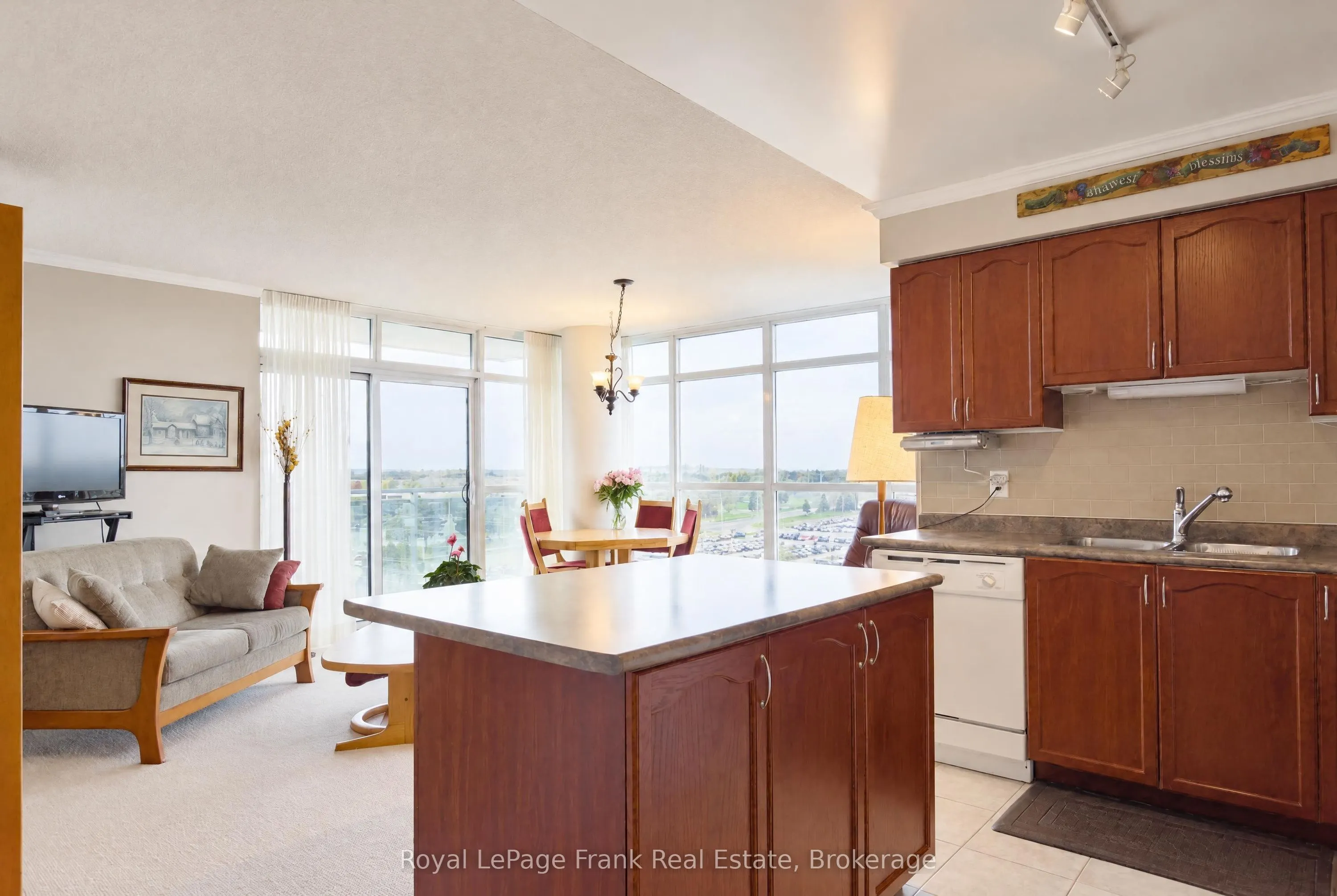 1600 Charles Street #904
