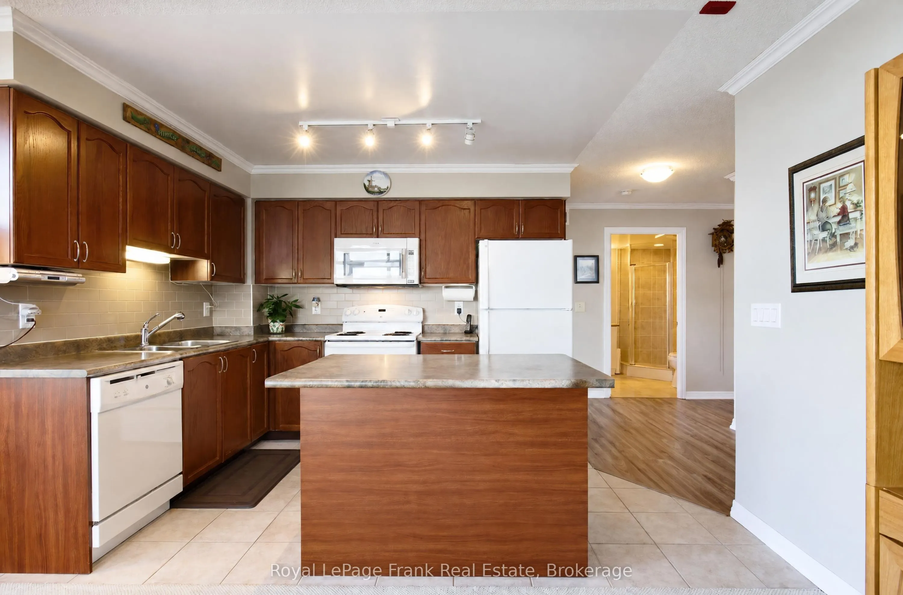 1600 Charles Street #904