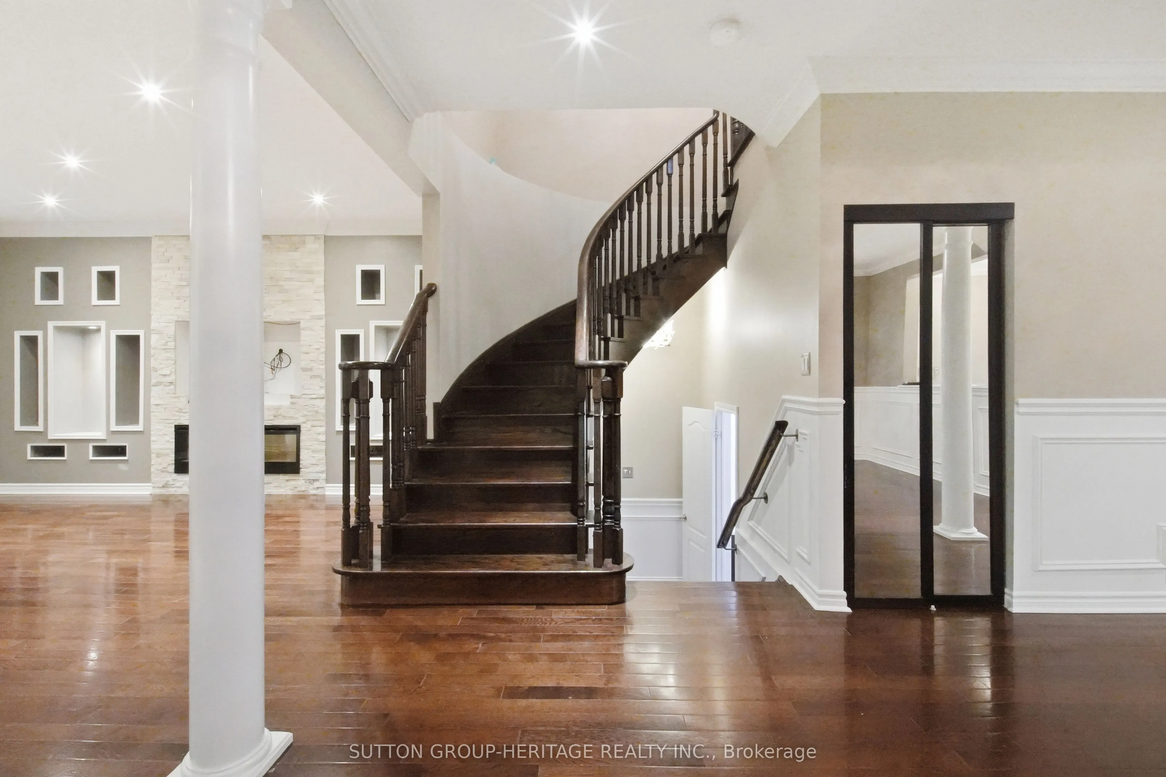 16 Shrewsbury Drive
