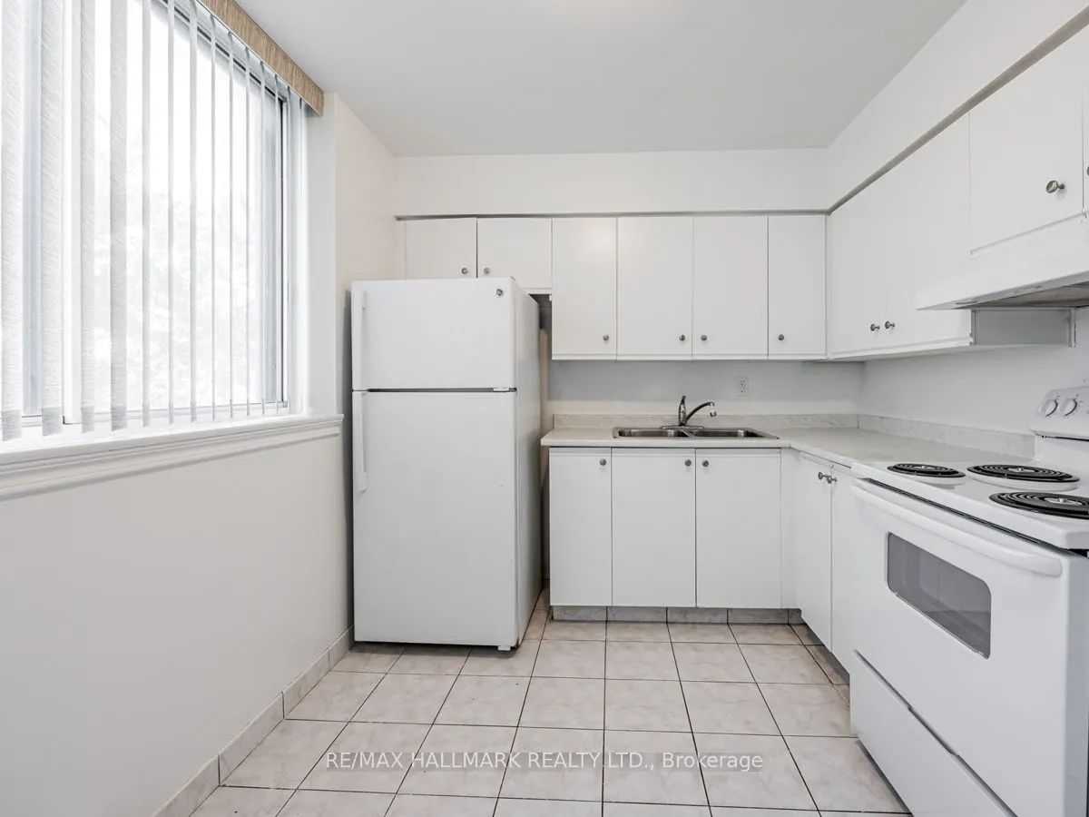 1665 Victoria Park Avenue #706