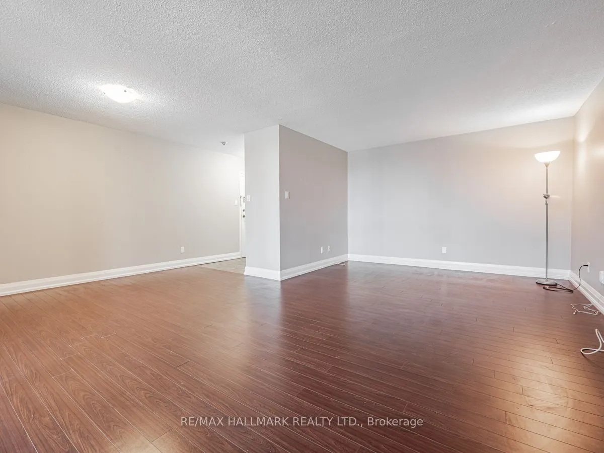 1665 Victoria Park Avenue #706
