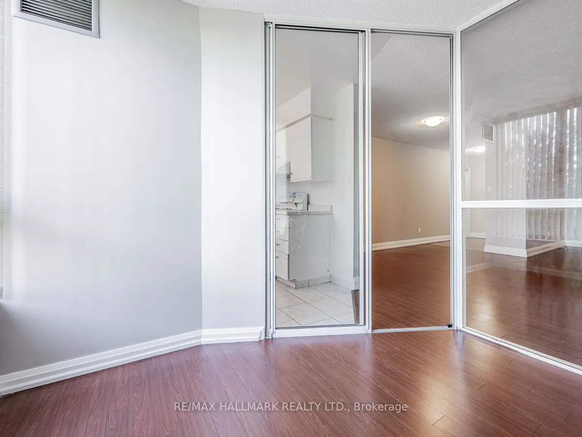 1665 Victoria Park Avenue #706