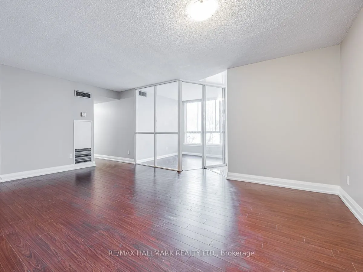 1665 Victoria Park Avenue #706
