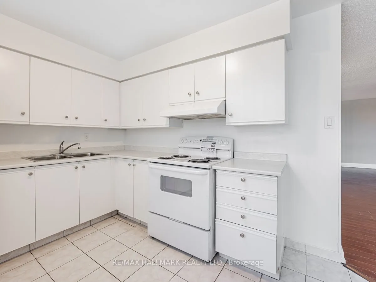1665 Victoria Park Avenue #706