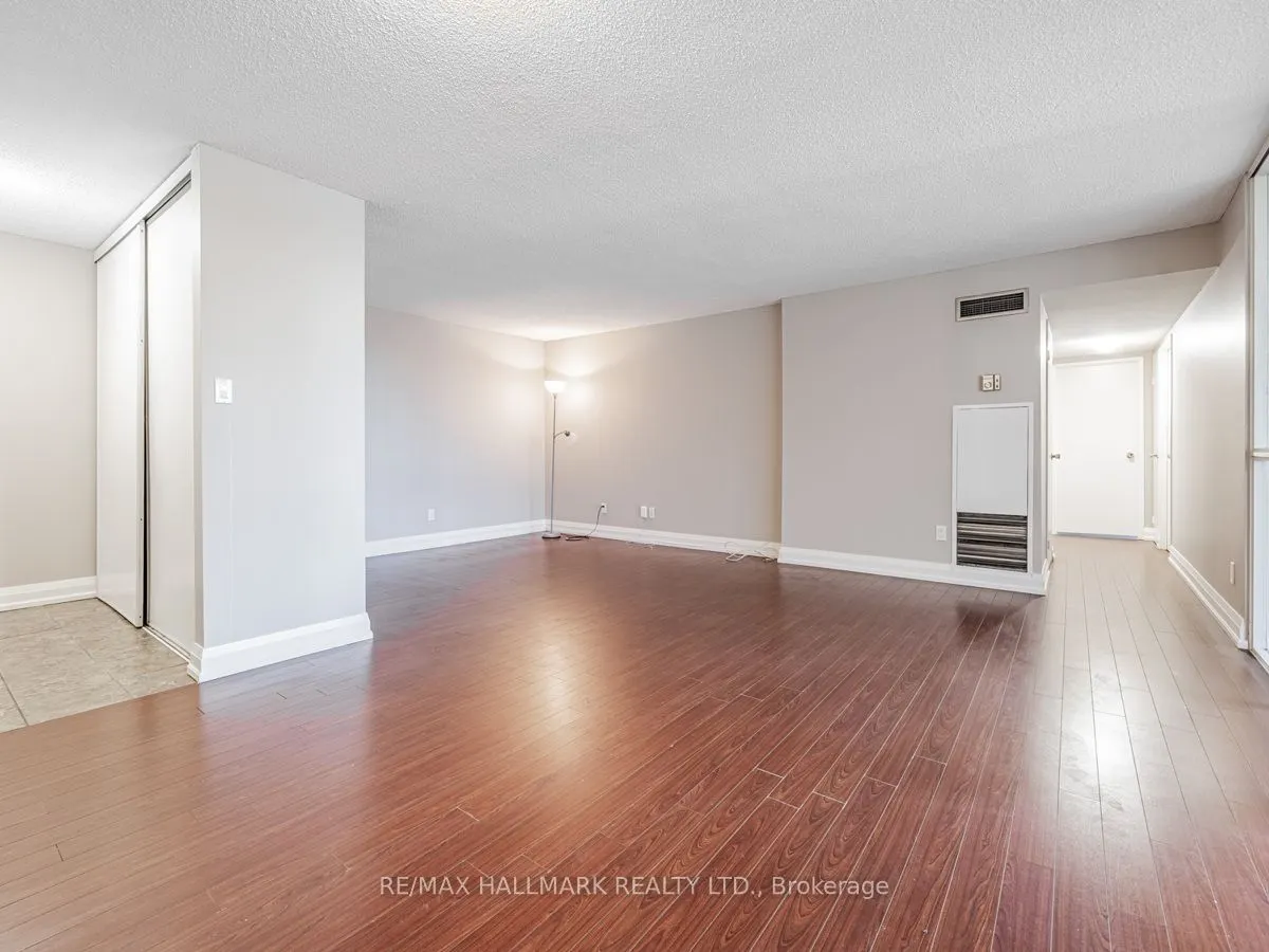1665 Victoria Park Avenue #706