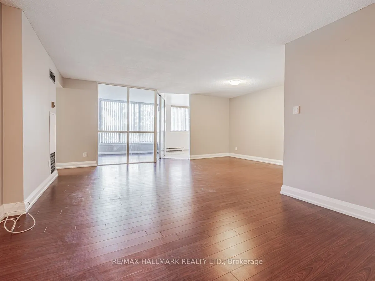 1665 Victoria Park Avenue #706