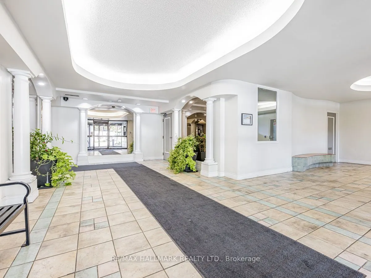 1665 Victoria Park Avenue #706